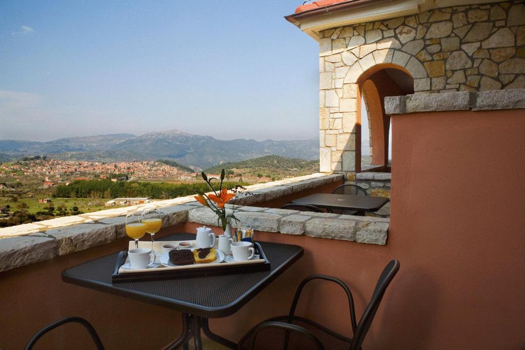 Vytina Mountain View Hotel Екстериор снимка